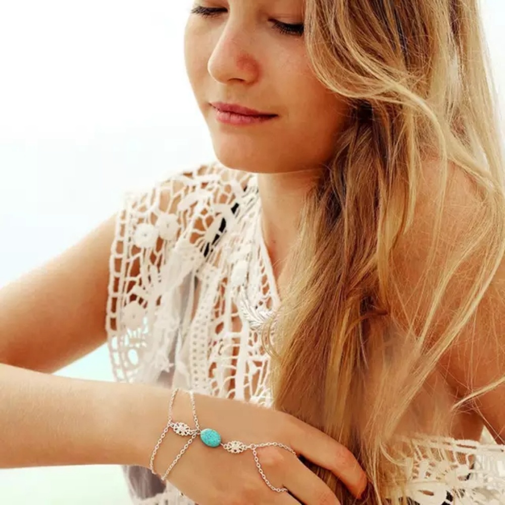 🆕️ Boho Hand Finger Ring Chain Bracelet 🆕️ - Picture 3 of 8